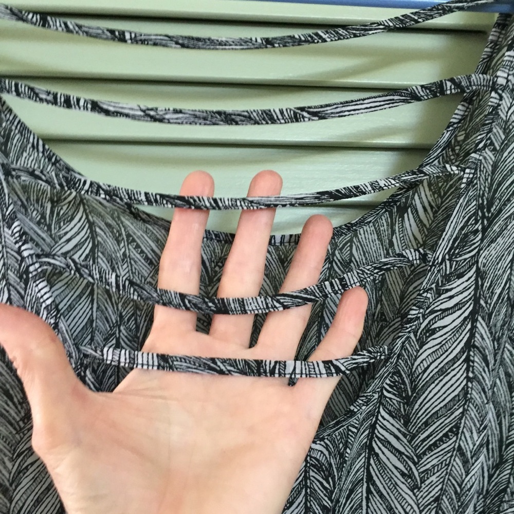 Torrid Top with Feather Pattern Black plus size 1 - Picture 12 of 14